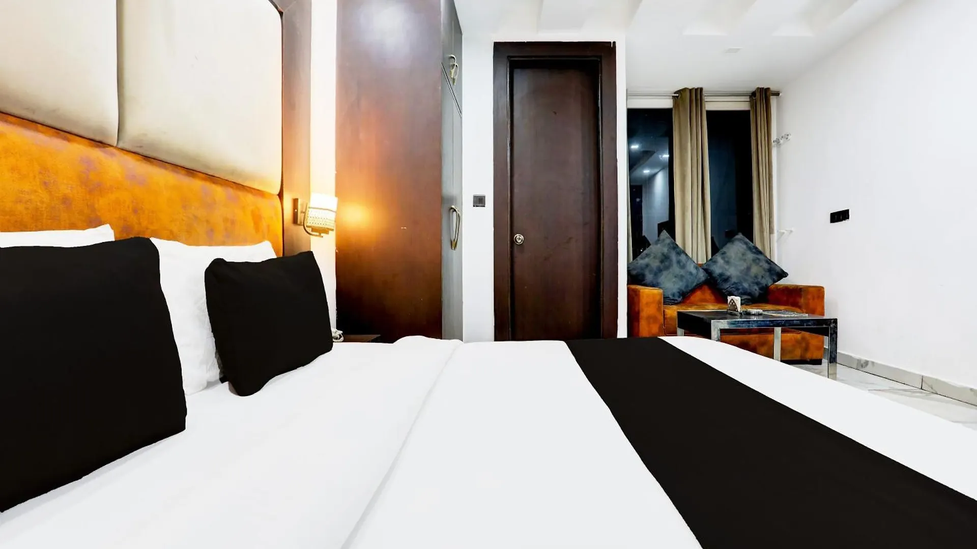 Super Townhouse Sector 52 Near Artemis Hospital Hotel Gurgáon 0*,  India